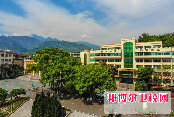 四川省食品药品学校2023年招生办联系电话