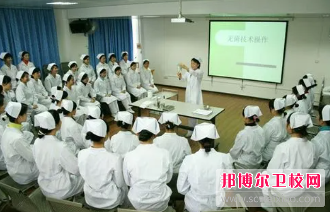 2023年重庆哪个护理学校就业比较好
