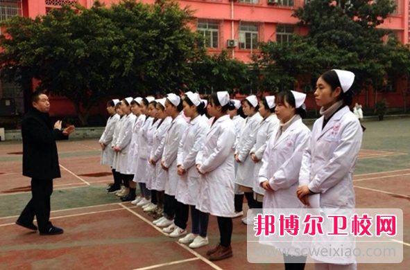 2023年重庆读护理学校要多少钱