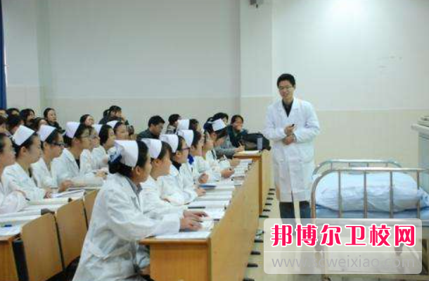 贵州2023年护理学校什么专业适合男生