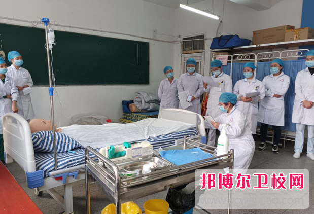 贵州2023年适合女生的护理学校专业