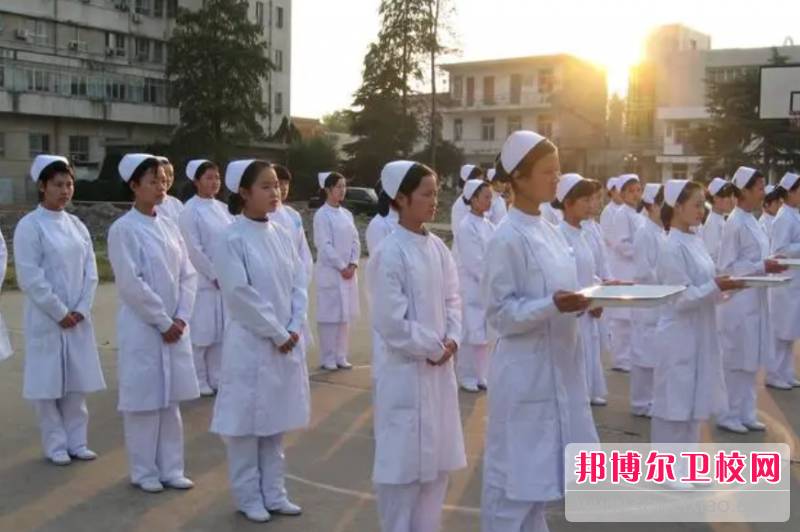 贵州2023年读护理学校多少钱