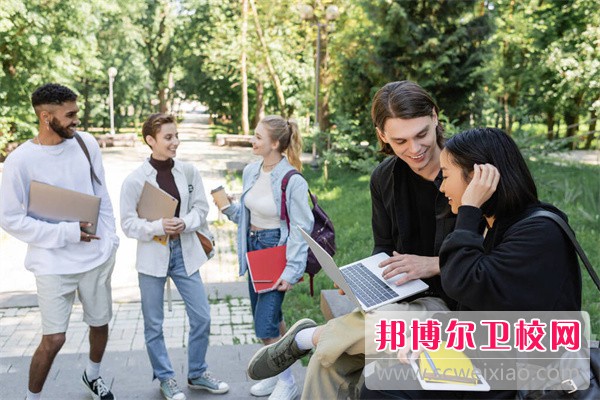 2023郑州排名前三的公办助产护理学校名单