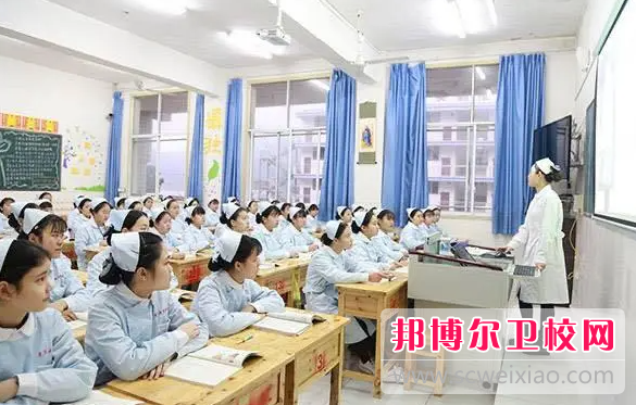 贵州2023年护理学校好还是大专好