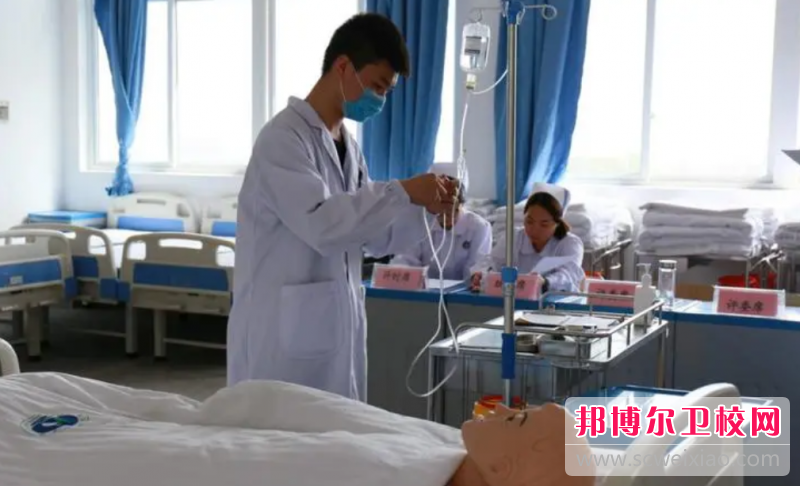 云南2023年护理学校有哪些专业适合男生