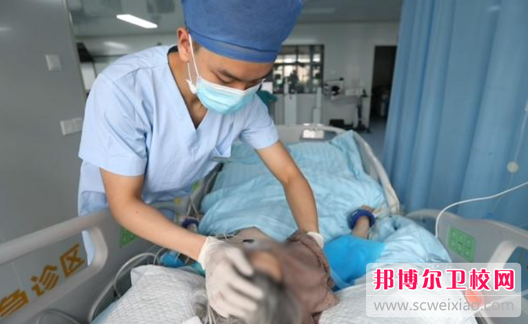 云南2023年适合男生的护理学校专业