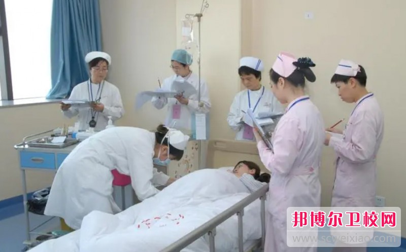 湖南2024年女生学护理学校有没有前途